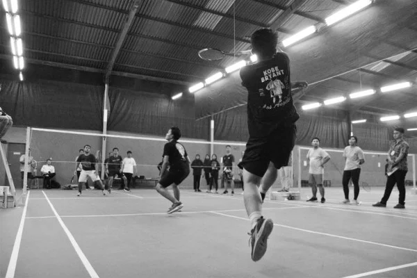badminton arena crowd